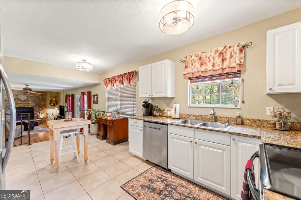 323 St Marys River Bluff RD St. George, GA 31562