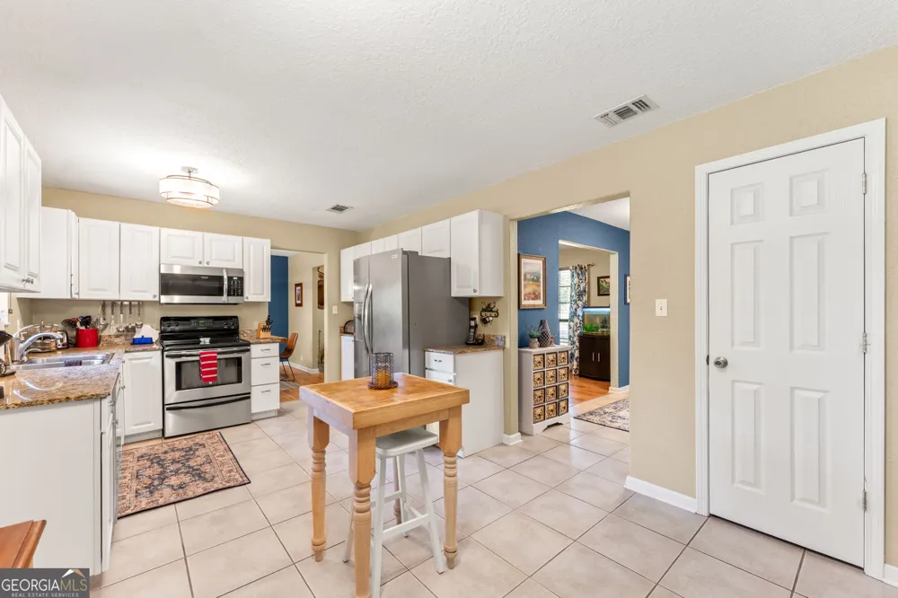 323 St Marys River Bluff RD St. George, GA 31562