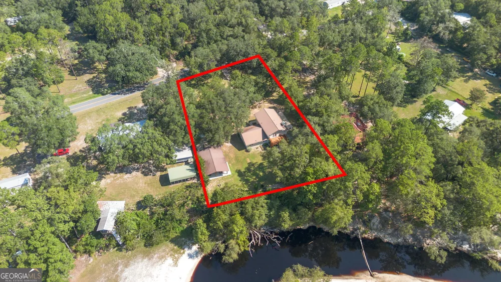 323 St Marys River Bluff RD St. George, GA 31562