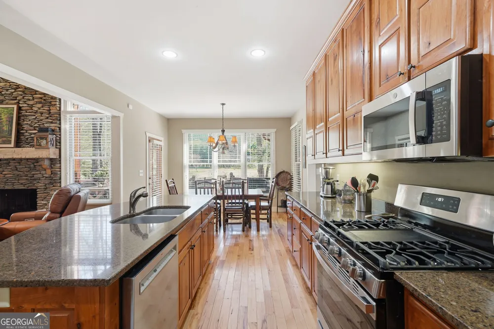 2171 Big Pine DR Hiawassee, GA 30546