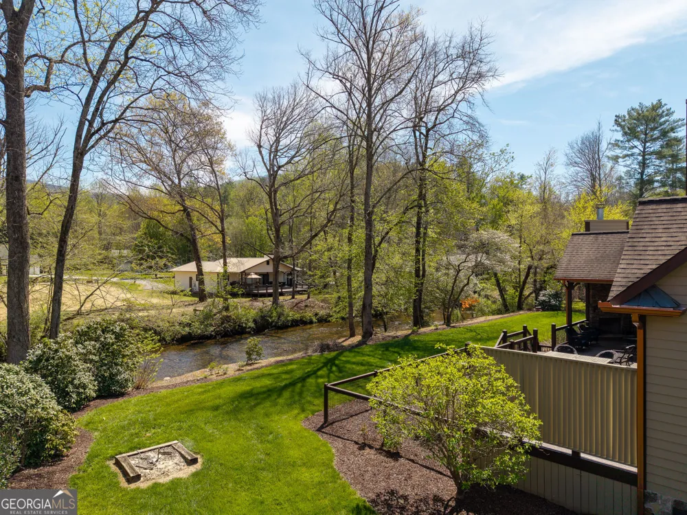 2171 Big Pine DR Hiawassee, GA 30546