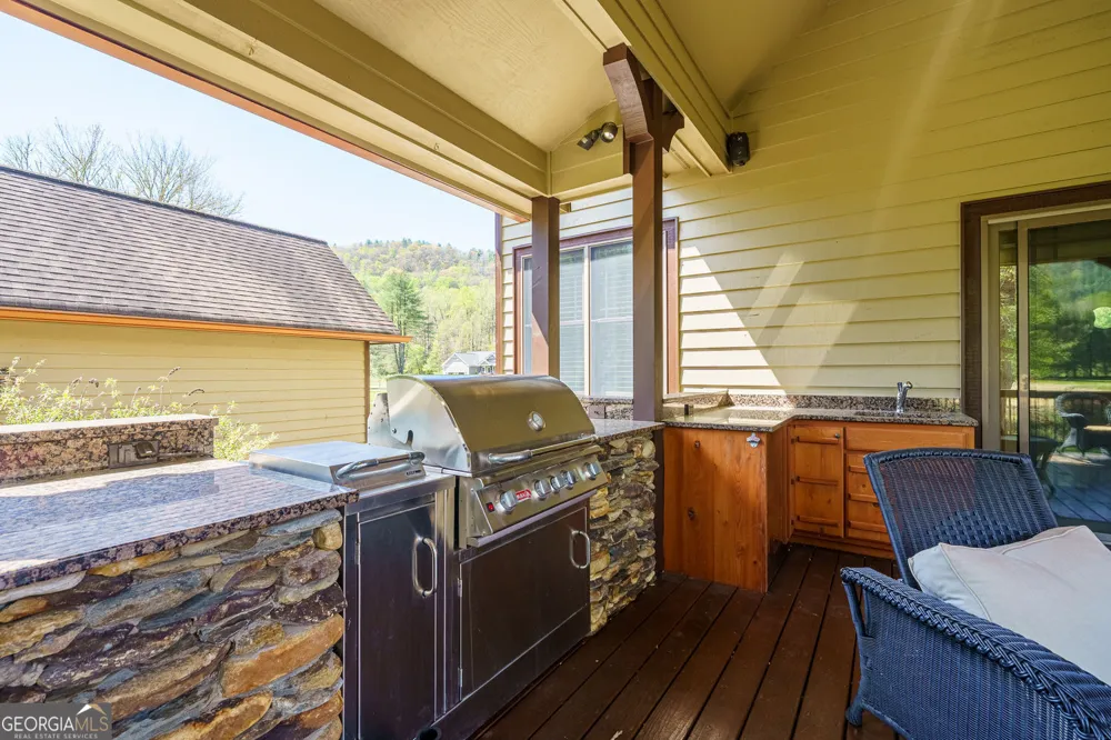 2171 Big Pine DR Hiawassee, GA 30546