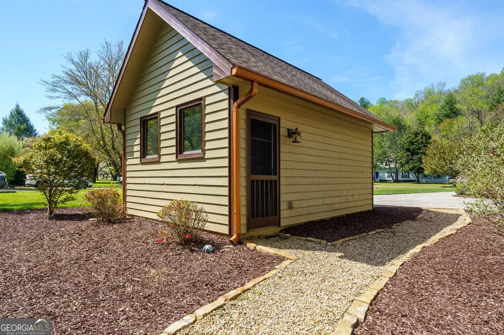 2171 Big Pine DR Hiawassee, GA 30546