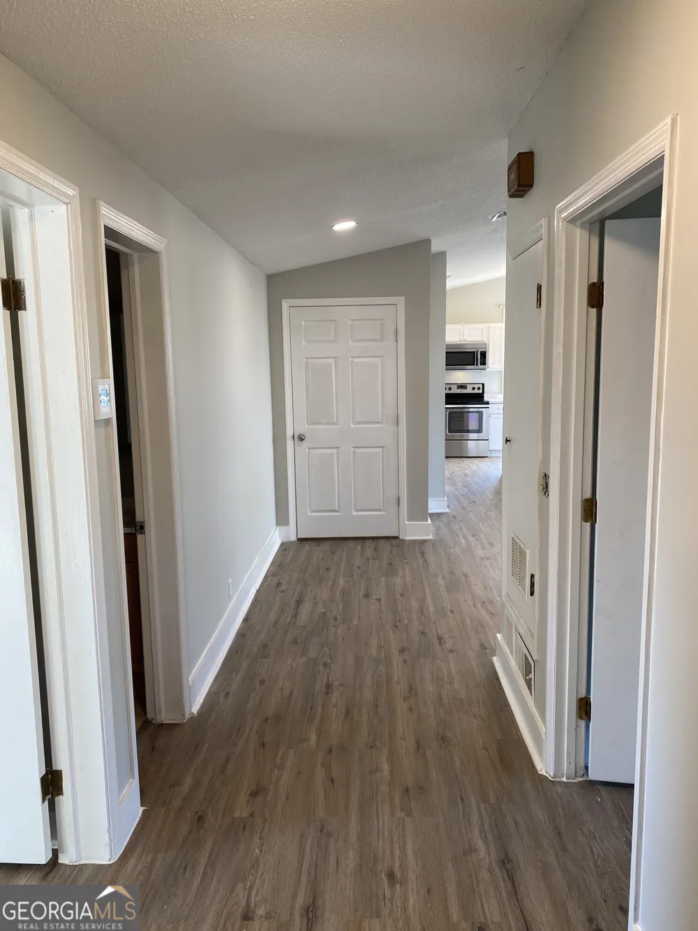 212 N Caswell Glennville, GA 30427