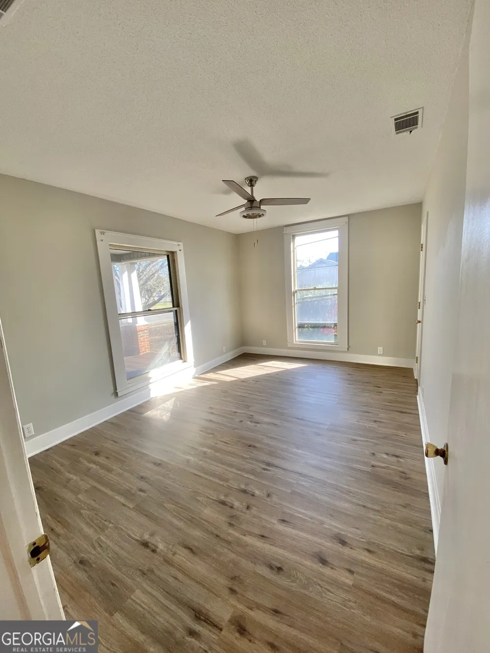 212 N Caswell Glennville, GA 30427