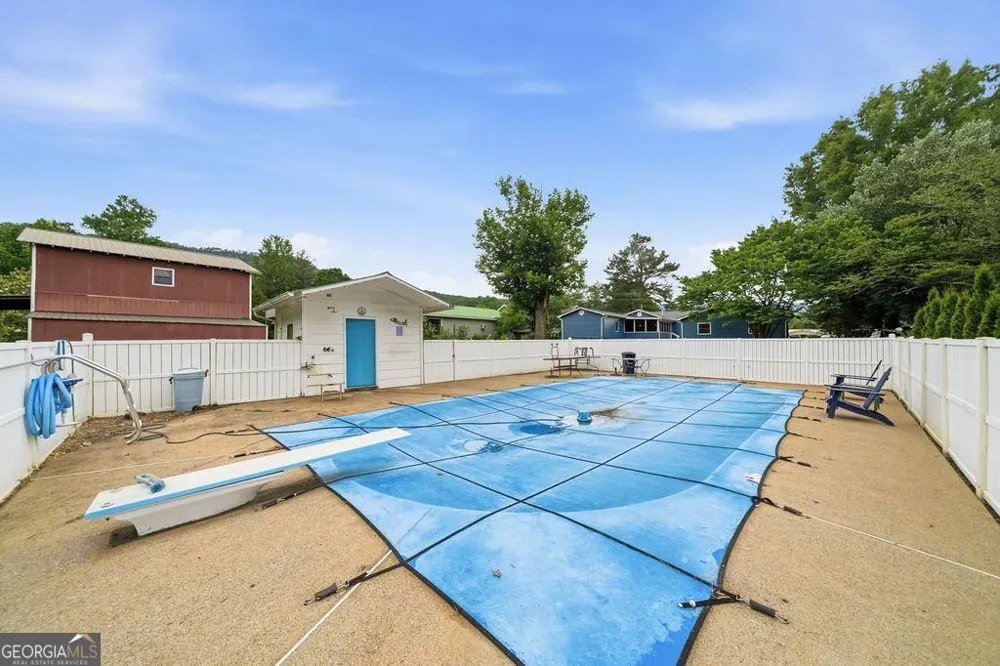 483 Allgood RD Flintstone, GA 30725