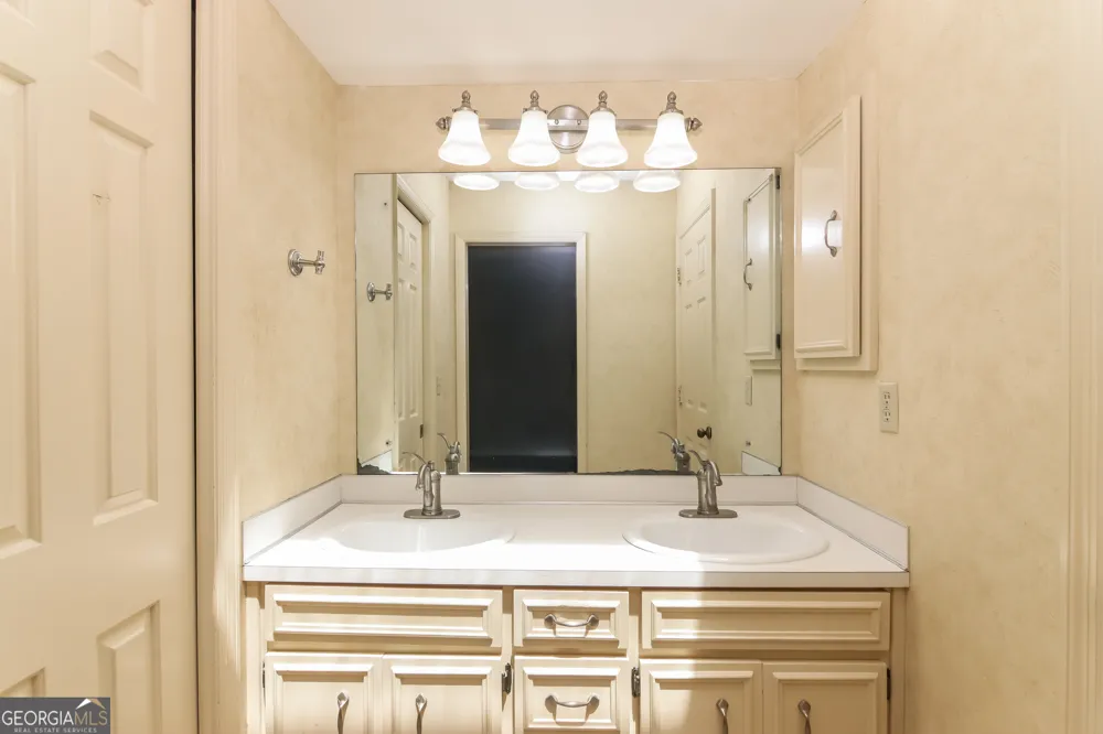 4303 Castlewood PKWY Columbus, GA 31907