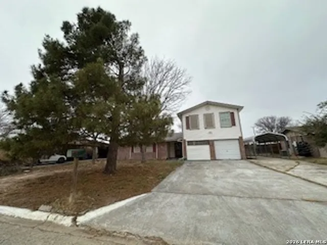 114 Danielle Dr. Del Rio, TX 78840