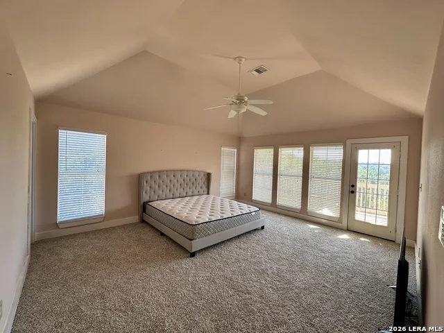 282 Hill Top Ln Lakehills, TX 78063