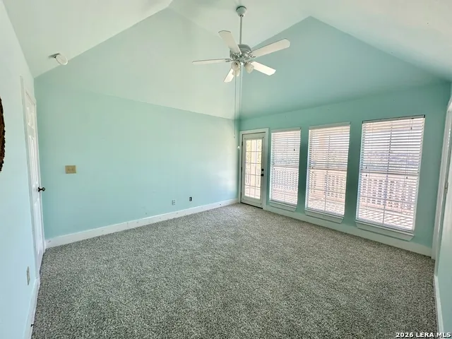 282 Hill Top Ln Lakehills, TX 78063