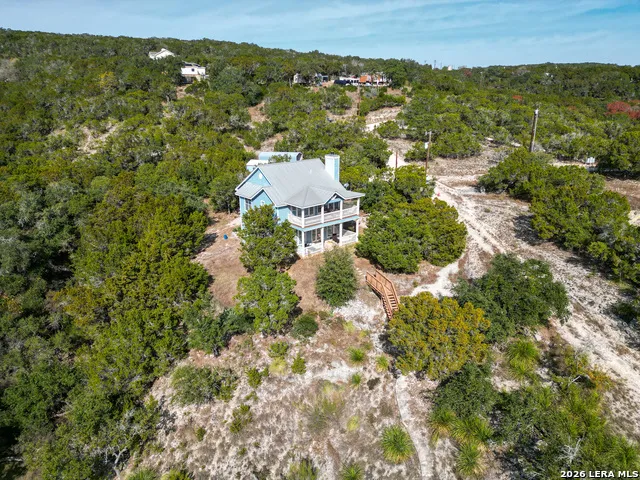 282 Hill Top Ln Lakehills, TX 78063