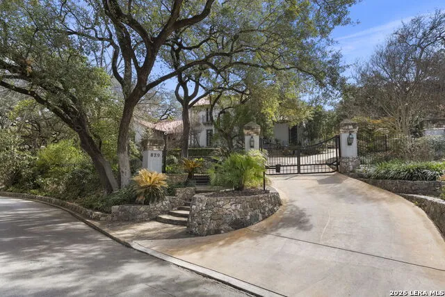 829 Contour Drive San Antonio, TX 78212