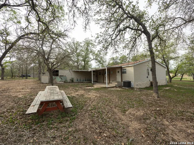 135 Savannah Ridge Von Ormy, TX 78073