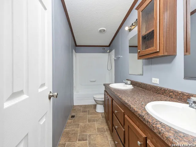 135 Savannah Ridge Von Ormy, TX 78073