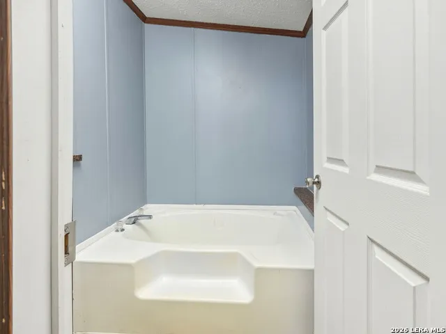 135 Savannah Ridge Von Ormy, TX 78073