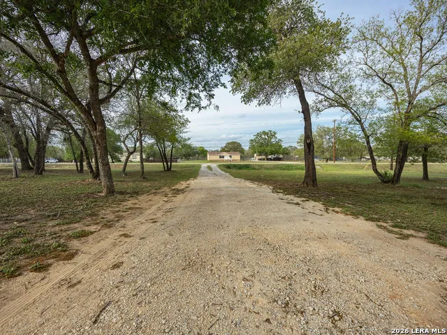 135 Savannah Ridge Von Ormy, TX 78073