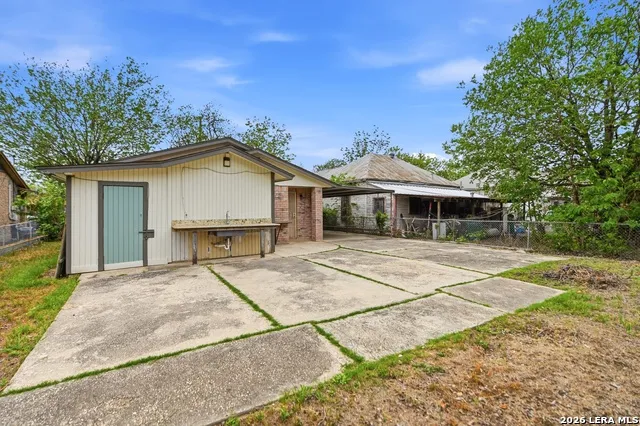 425 Sandmeyer st San Antonio, TX 78208