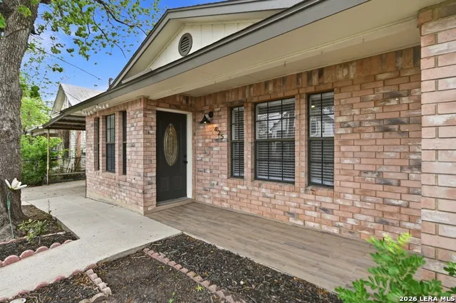 425 Sandmeyer st San Antonio, TX 78208