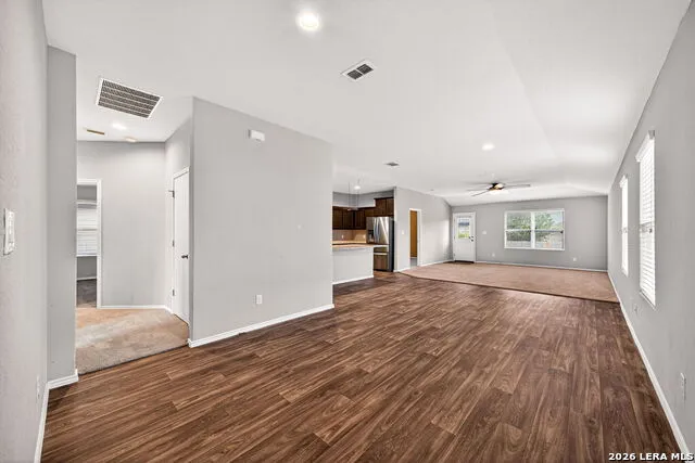 4619 HEATHERS CROSS St Hedwig, TX 78152