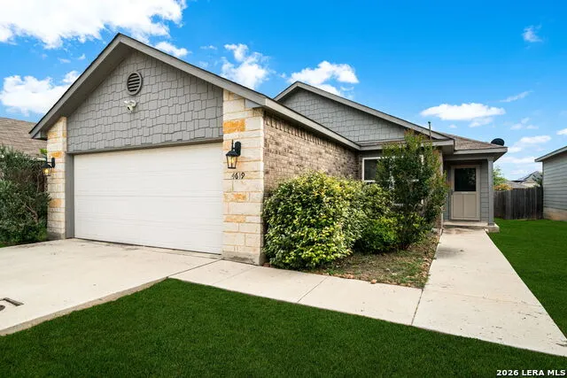 4619 HEATHERS CROSS St Hedwig, TX 78152