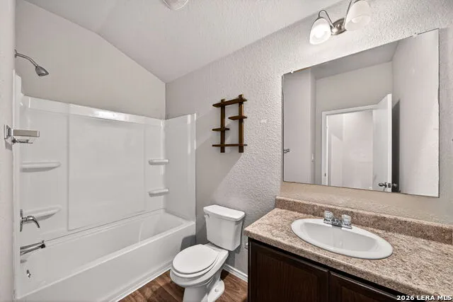 4619 HEATHERS CROSS St Hedwig, TX 78152