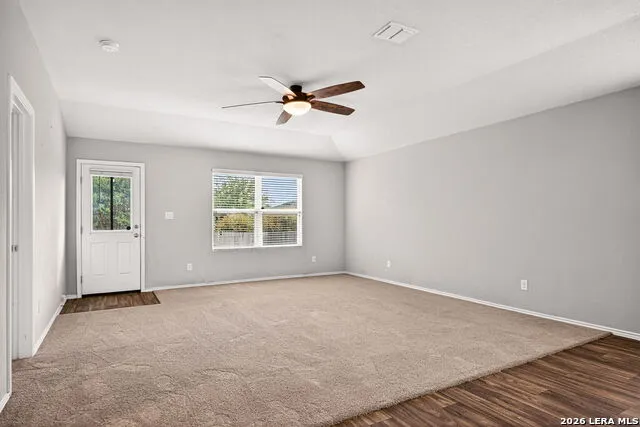 4619 HEATHERS CROSS St Hedwig, TX 78152