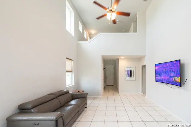 5127 WELLS PARK Marion, TX 78124