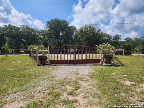 1208 COUNTY ROAD 317