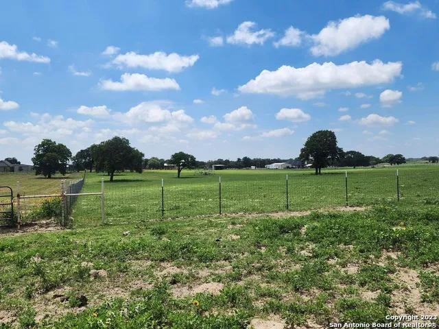 1208 COUNTY ROAD 317 La Vernia, TX 78121