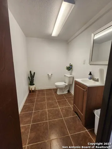 1208 COUNTY ROAD 317 La Vernia, TX 78121