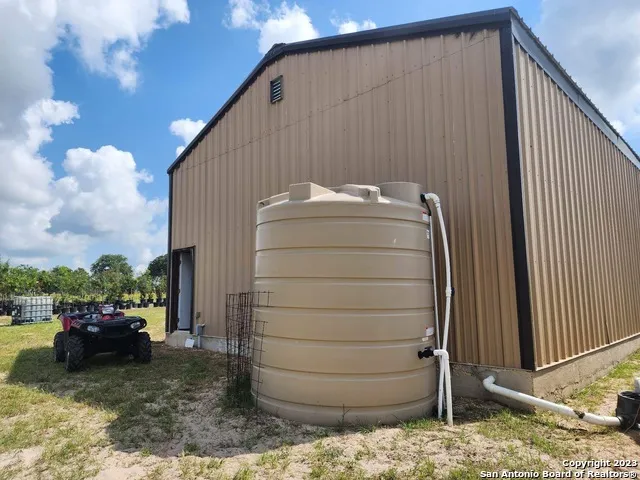1208 COUNTY ROAD 317 La Vernia, TX 78121