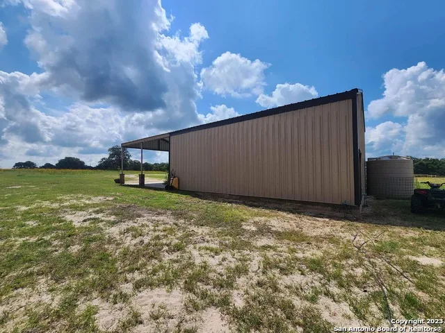 1208 COUNTY ROAD 317 La Vernia, TX 78121