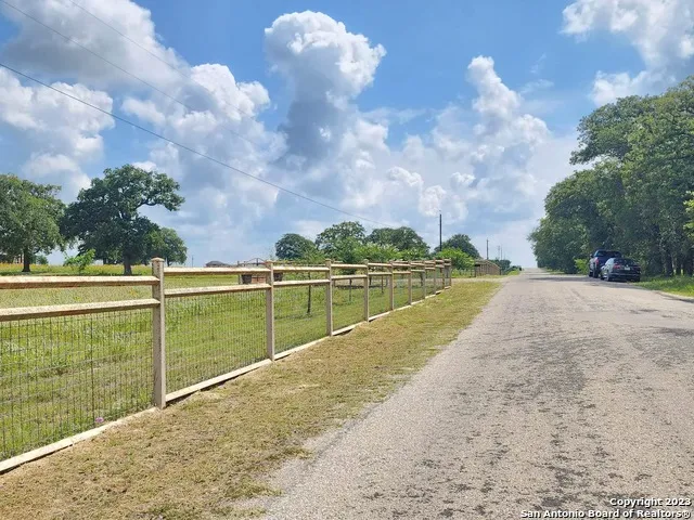 1208 COUNTY ROAD 317 La Vernia, TX 78121