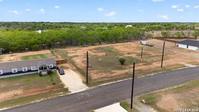 16131 VAQUERO DR Atascosa, TX 78002
