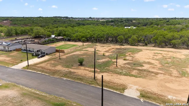 16131 VAQUERO DR Atascosa, TX 78002