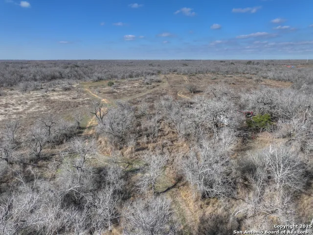 6093 Leal Pleasanton, TX 78064