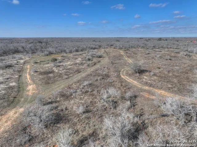 6093 Leal Pleasanton, TX 78064