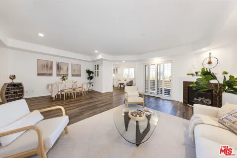 11766 W Sunset Boulevard #302