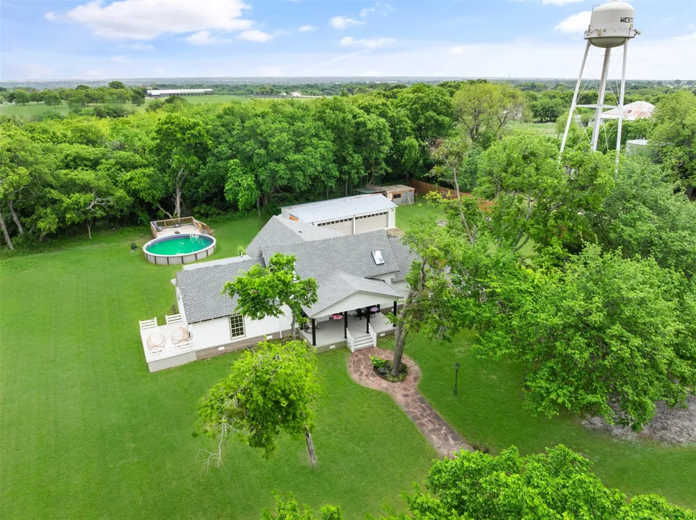 313 Chicken Street Weston, TX 75009
