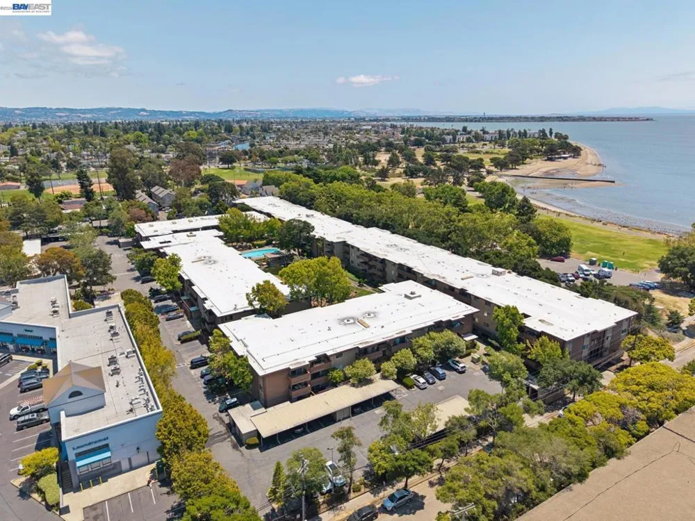 1327 Webster St #B106 Alameda, CA 94501