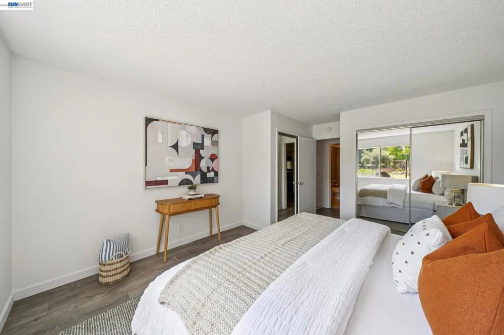 1327 Webster St #B106 Alameda, CA 94501