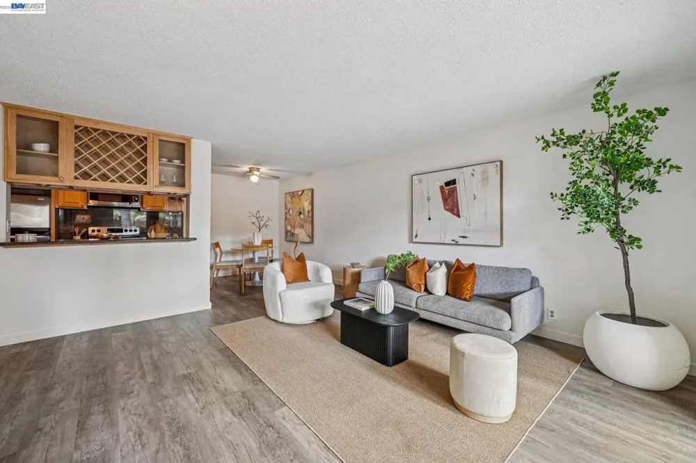 1327 Webster St #B106 Alameda, CA 94501