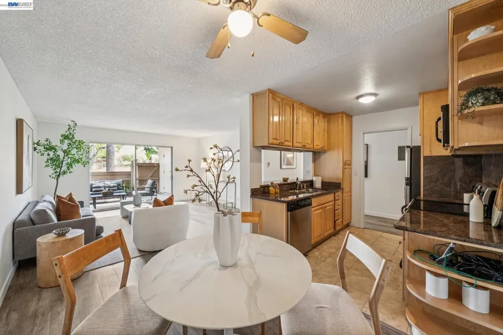 1327 Webster St #B106 Alameda, CA 94501