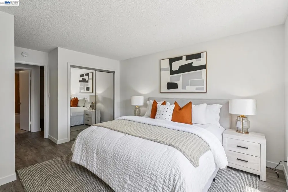 1327 Webster St #B106 Alameda, CA 94501