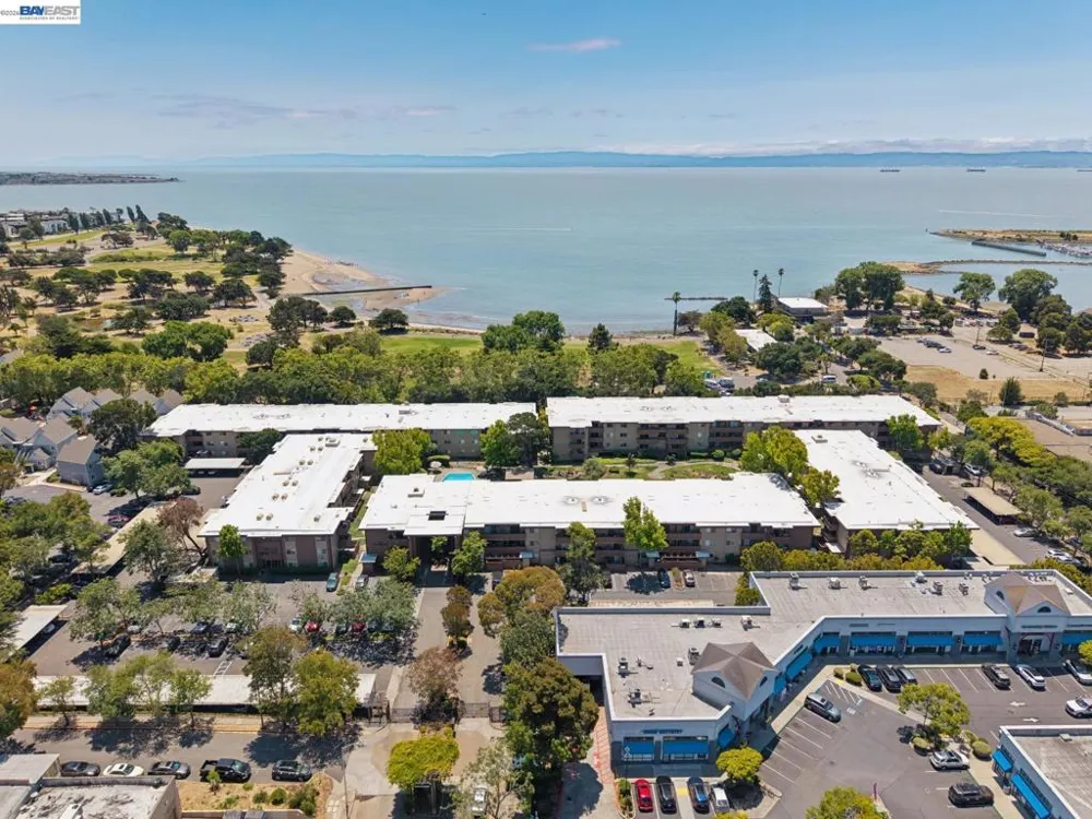 1327 Webster St #B106 Alameda, CA 94501