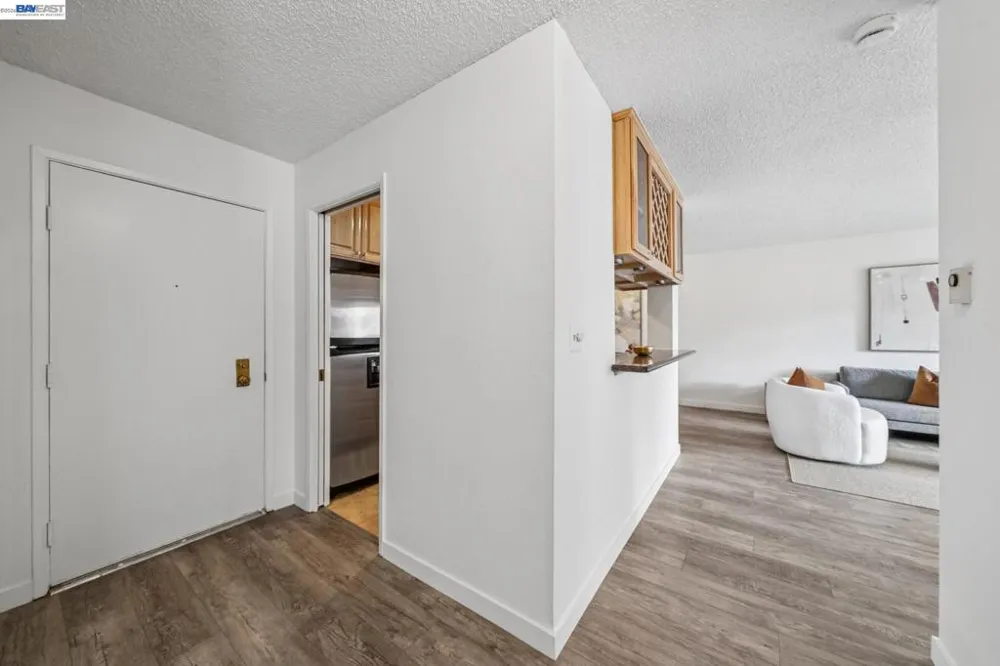 1327 Webster St #B106 Alameda, CA 94501