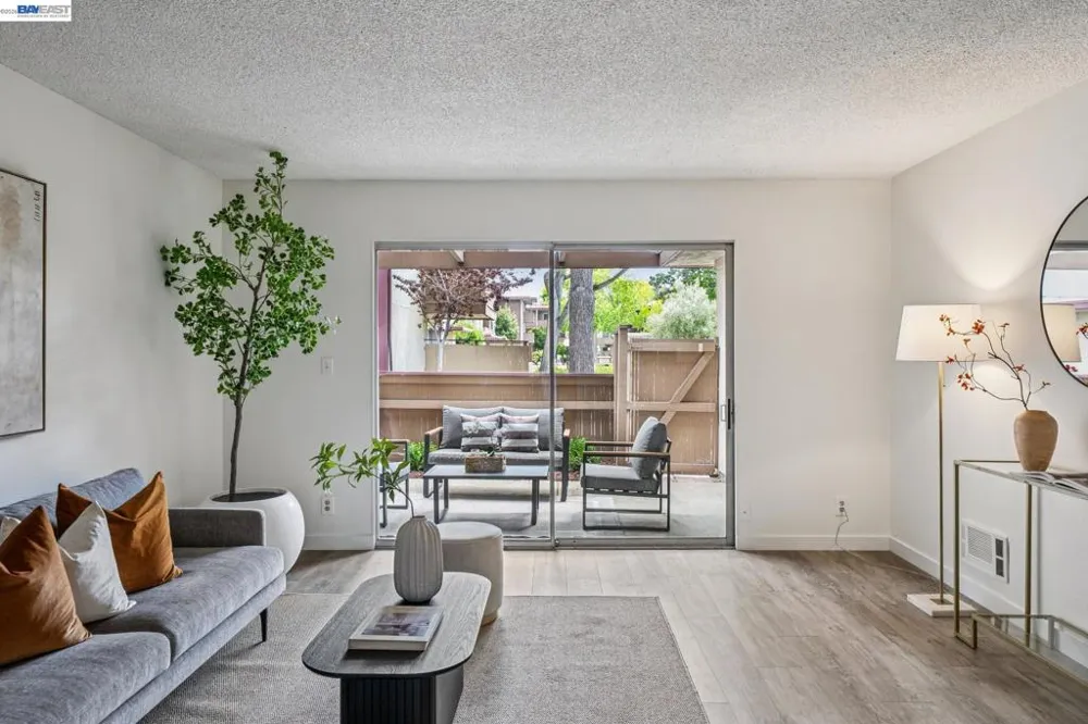 1327 Webster St #B106 Alameda, CA 94501