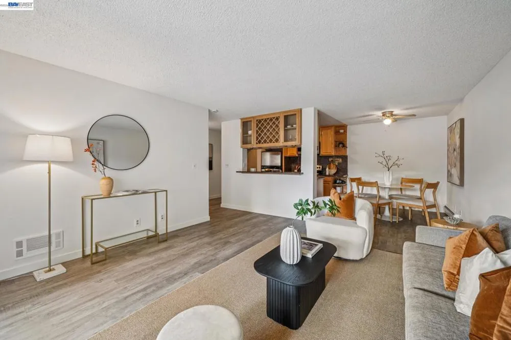 1327 Webster St #B106 Alameda, CA 94501