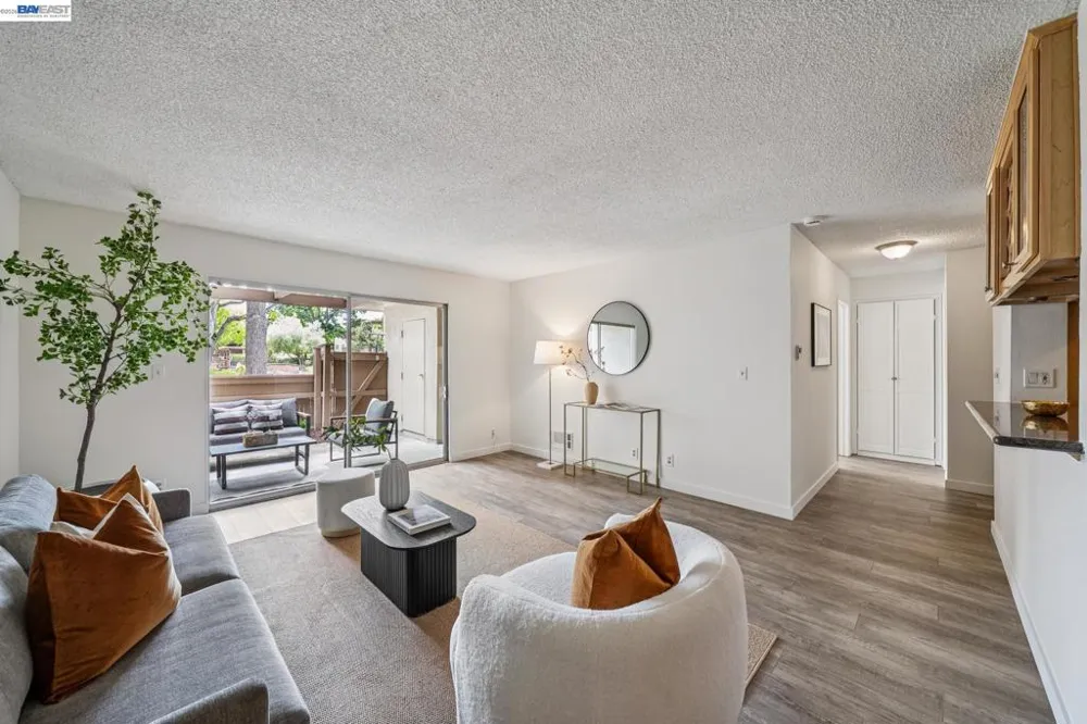 1327 Webster St #B106 Alameda, CA 94501