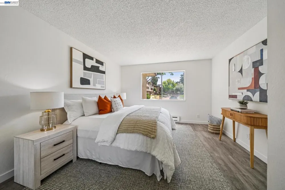 1327 Webster St #B106 Alameda, CA 94501